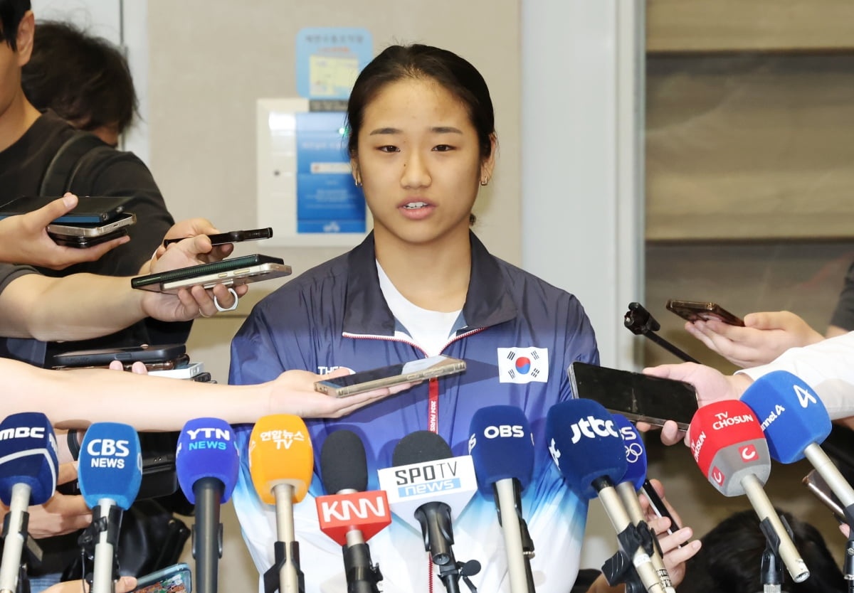 女篮球员李梦社媒更新视频：呐 做人呢最紧要开心