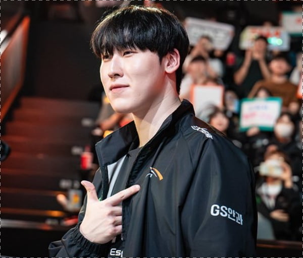 又快乐了！卢卡库门前离谱打高错失破门 那不勒斯仍0-0莱切