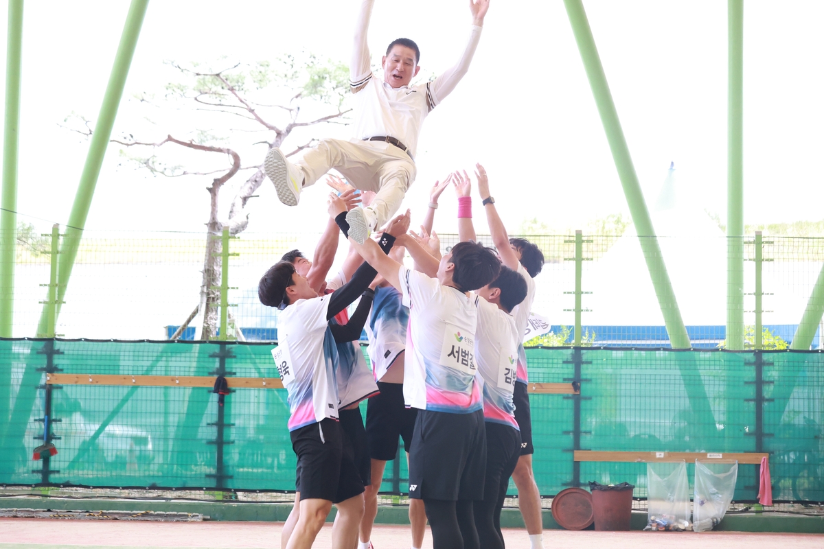 维尼修斯贴脸嘲讽科克：我有两座欧冠，你什么都没有