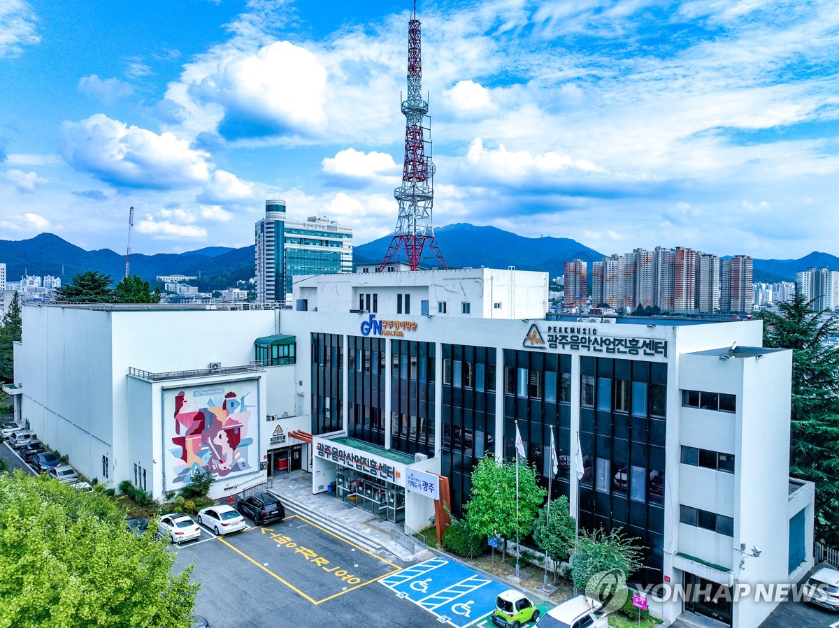 ❤️亚马尔被曝与19岁模特新恋情，巴萨爆冷输球后与其逛街购物